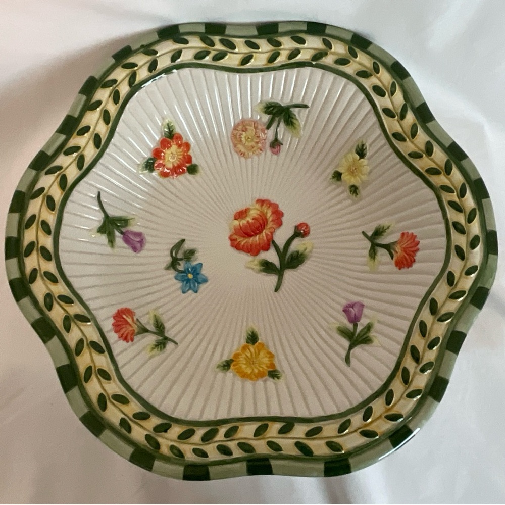 Fleurs De Provence 12" Round Serving Bowl Fitz & Floyd.
Floral Ceramic